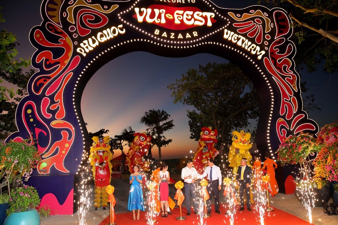 VUI- Fest Bazaar đi vào hoạt động góp thêm sức sống mới cho Sunset Town